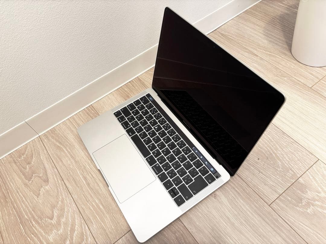 MacBook Pro 2019 13-inch メモリ8GB SSD256GB