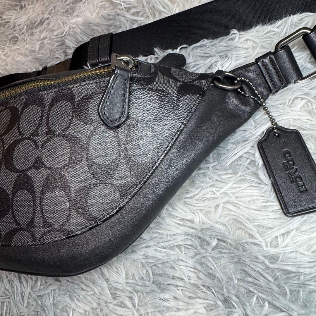 美品 コーチ ボディバッグ ショルダーバッグ クロスボディ 斜め掛け メンズ
