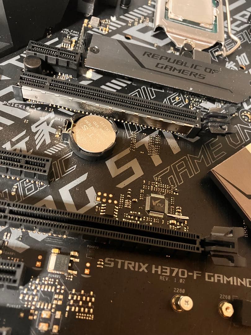 STRIX H370-F GAMING マザーボード　i7-8700付属