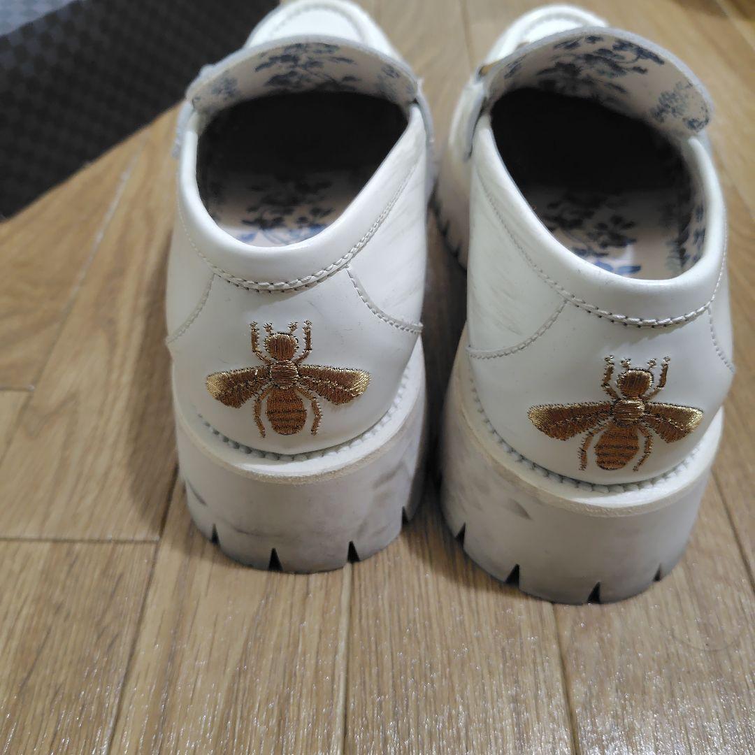 売り切り　GUCCI ホワイト ローファー 蜂刺繍　箱付き