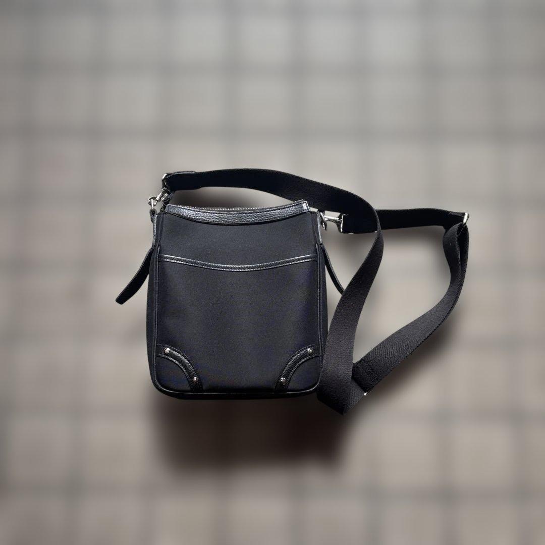 Burberry ショルダーバッグ ブラック