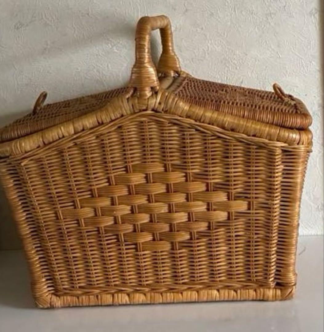 昭和レトロ　籐製 収納バスケット 編み込みデザイン