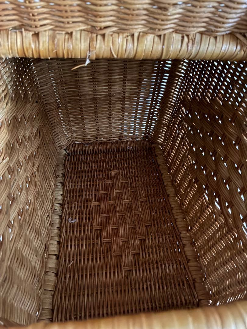昭和レトロ　籐製 収納バスケット 編み込みデザイン
