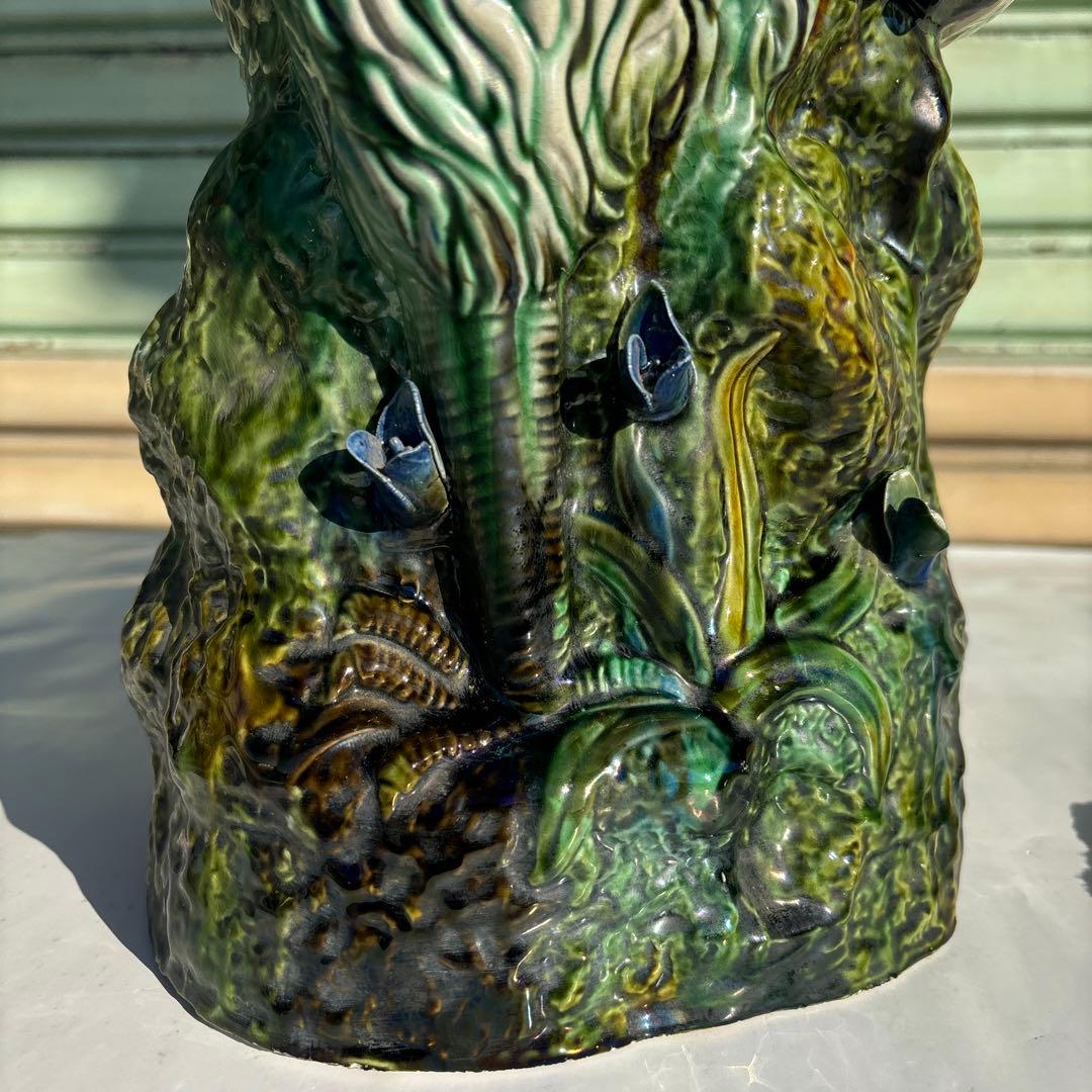 色鮮やかな陶器製ニワトリ置物