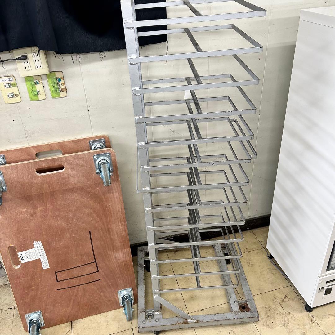 1091【戸塚区引取り歓迎！割引あり】ベーカリー　トンボラック　キャスター付き