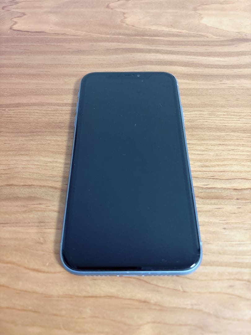 iPhoneXR64GB／本体美品／SIMフリー ※外カメラ不具合あり