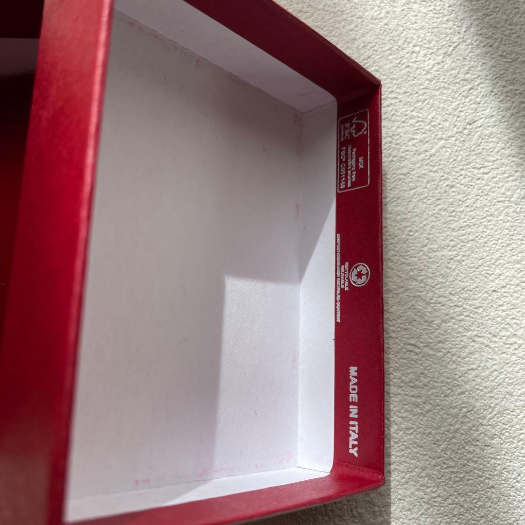 Ferragamo earring フェラガモピアス ヴァラリボン 　ゴールド