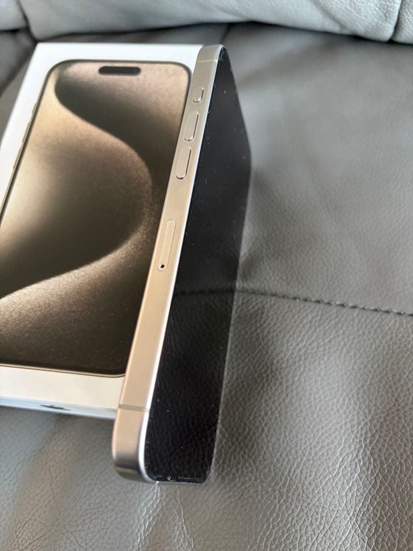 Apple iPhone 15 Pro ナチュラルチタニウム