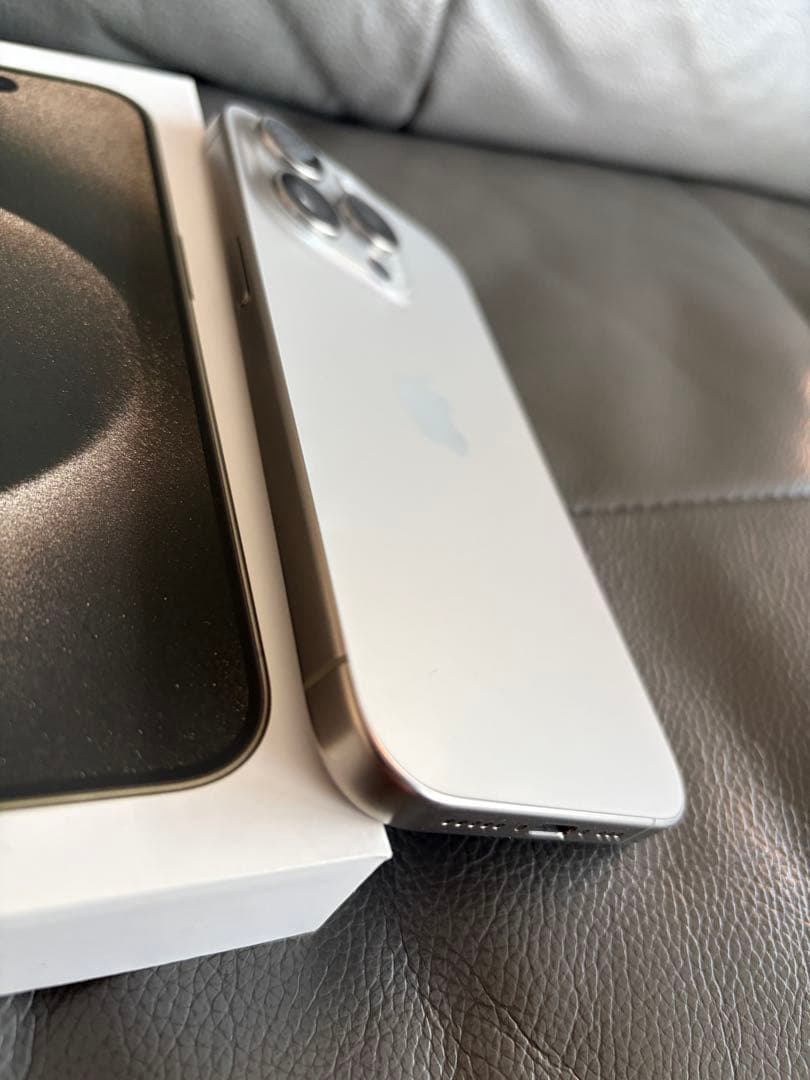 Apple iPhone 15 Pro ナチュラルチタニウム