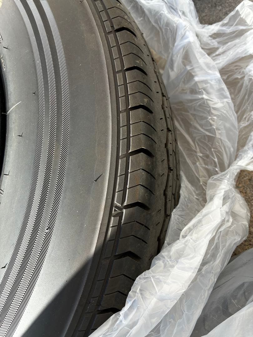 25年★トヨタ 200系 ハイエース 純正タイヤ　4本セットブリヂストンエコピア