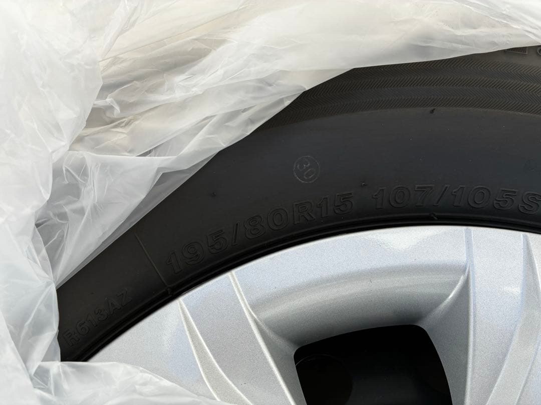 25年★トヨタ 200系 ハイエース 純正タイヤ　4本セットブリヂストンエコピア