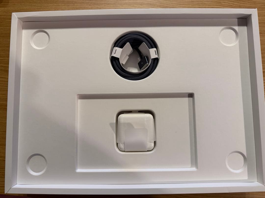 MacBook Air M2 13インチ（Mid 2022）256GB