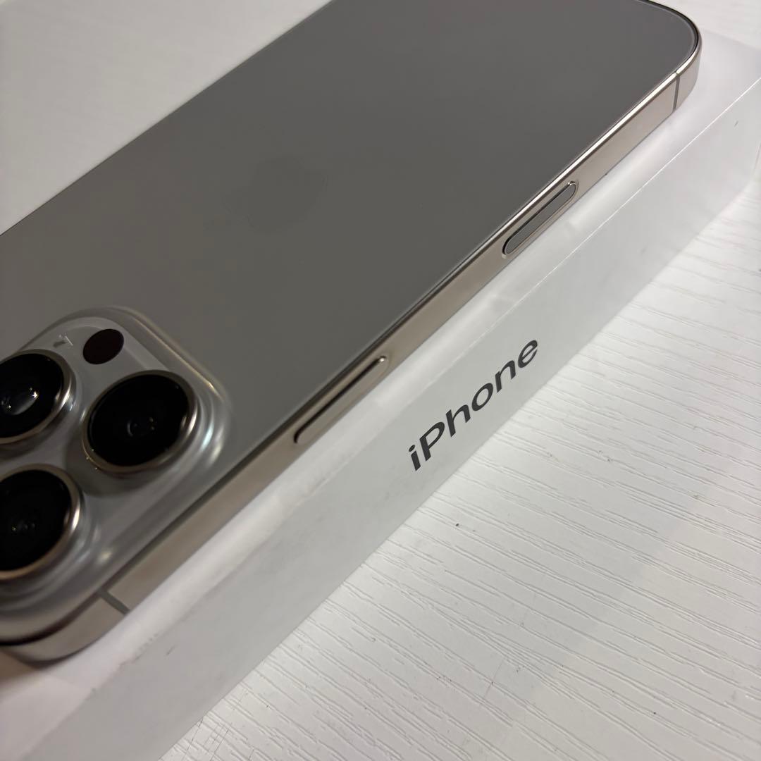 iPhone 15 Pro 256GB SIMフリー ナチュラルチタニウム