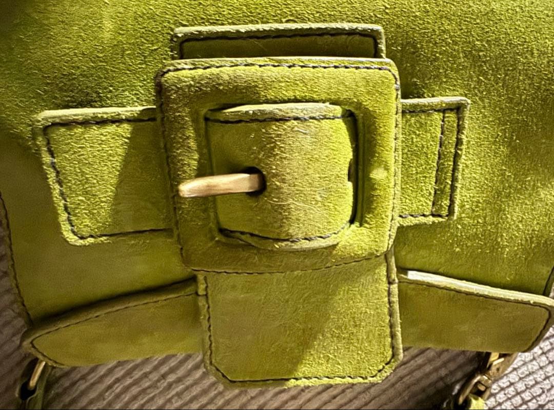 【希少カラー】miu miu レザーショルダーバッグ グリーン イタリア製