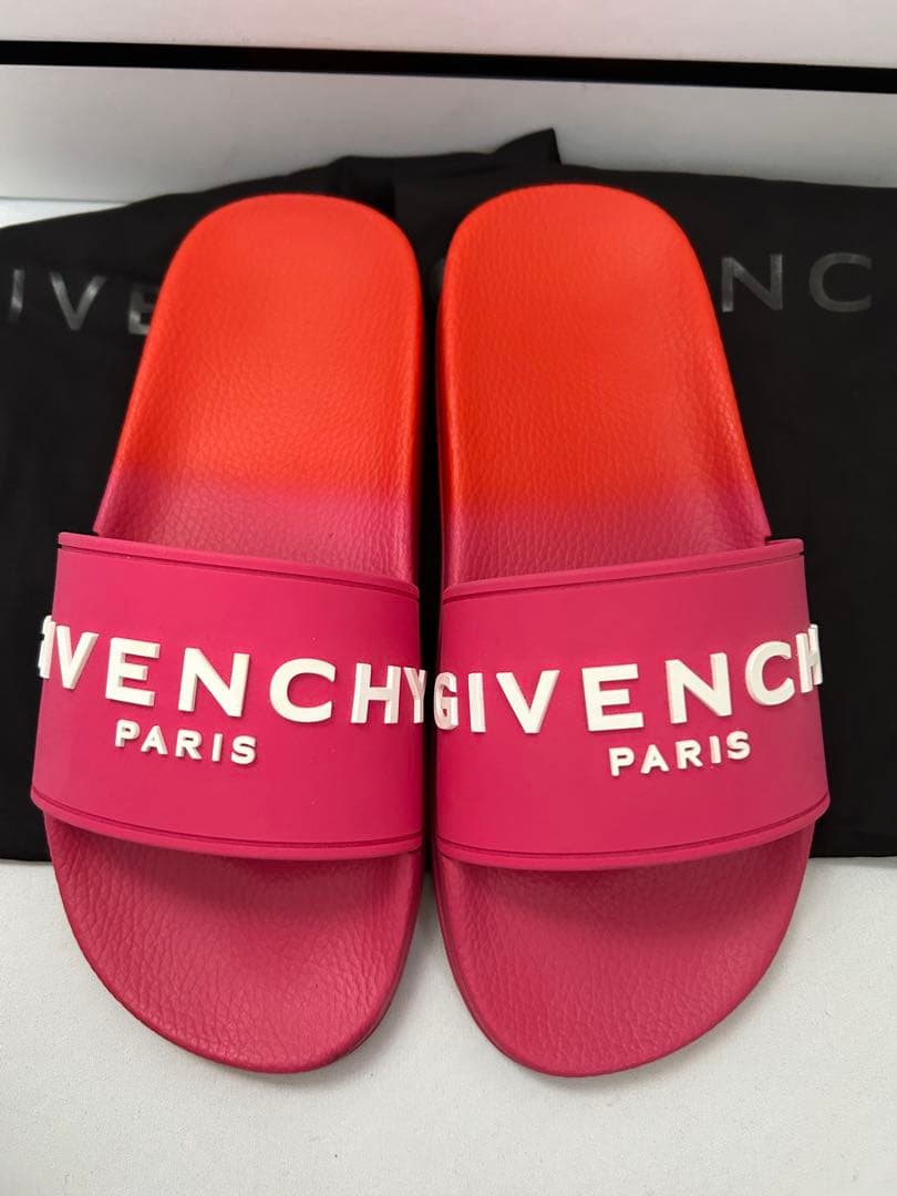 GIVENCHY ラバースライドサンダル　シャワーサンダル