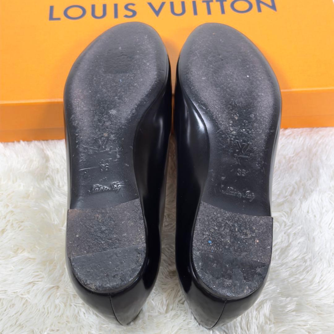 【美品】ルイヴィトン36フラットシューズ パンプス ロゴプレート 黒 金