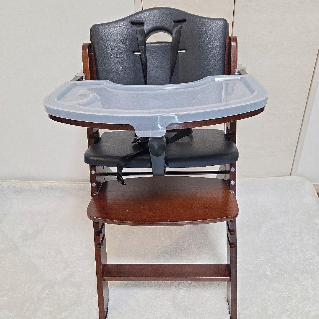ビヨンドジュニアハイチェア　マホガニー・ブラック