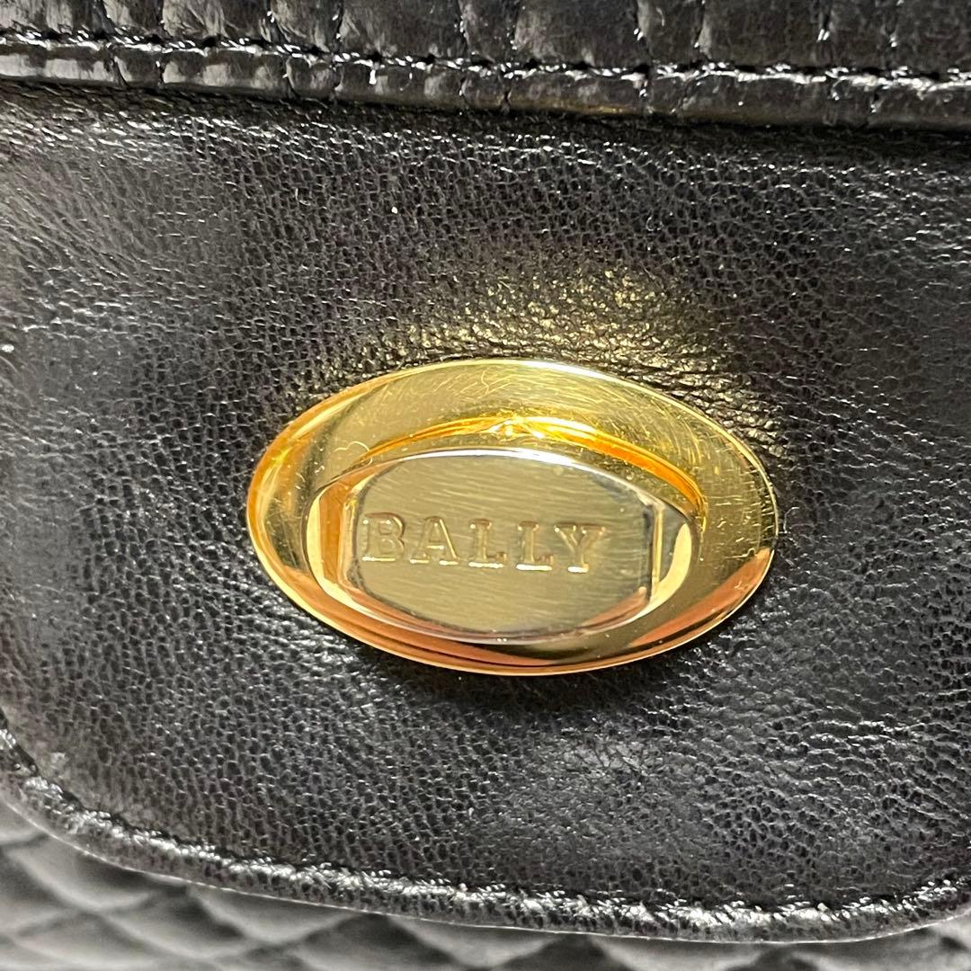 BALLY チェーンショルダーバッグ キルティング ターンロック レザー 黒