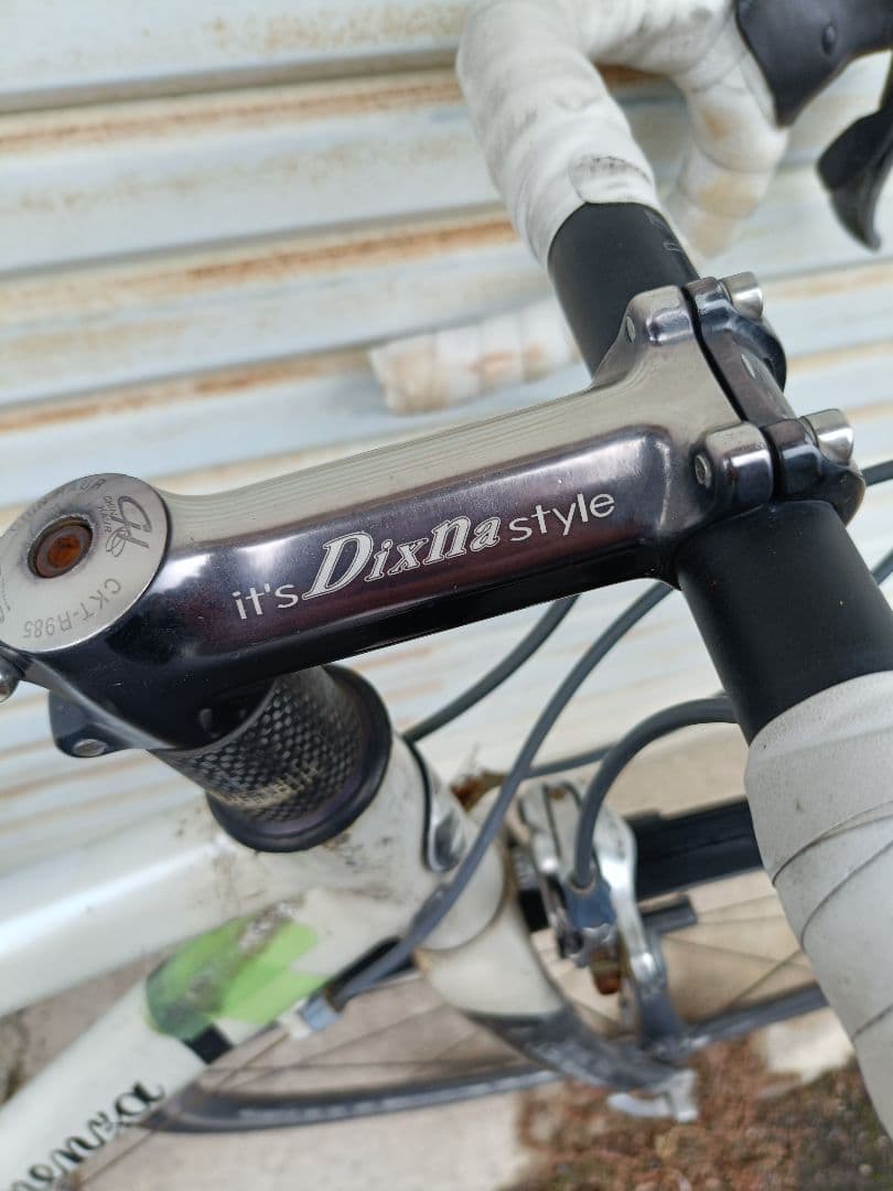 山王スポーツ　エミネンザEminenza ロードバイク　デダチャイU2 難あり