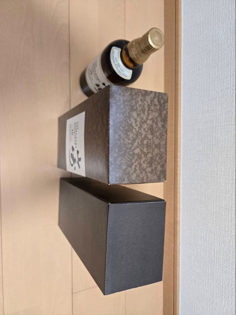 サントリー　山崎10年　シングルモルトウィスキー　箱付き未開栓　700ml