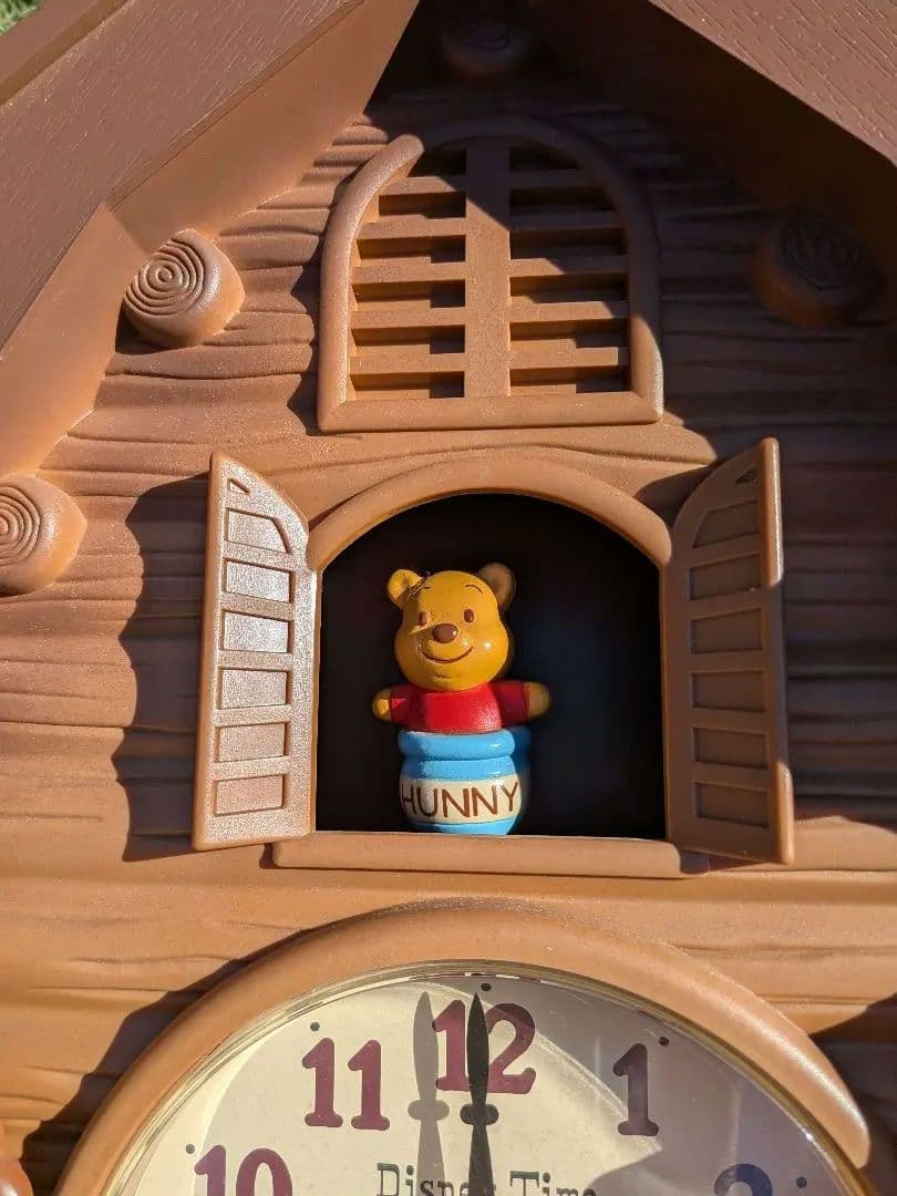 ディズニータイム　ウィニー・ザ・プー 掛時計 木の家型