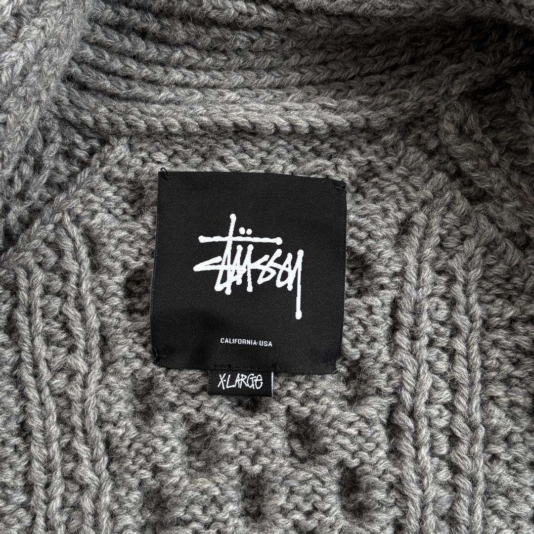 【超人気・極美品】ステューシー/ケーブルニット/厚手/ボタンロゴ/タブロゴ/XL