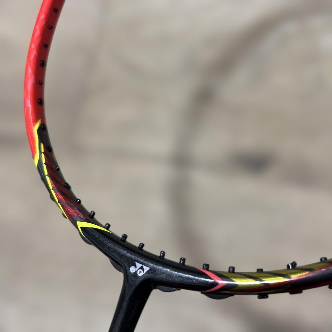 YONEXバドミントンラケットボルトリックリンダンフォース4U2本セットケース無