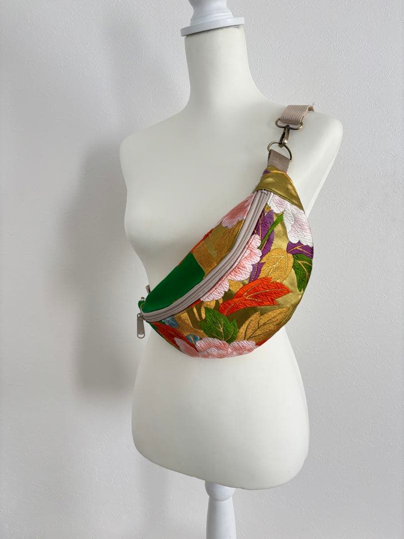 牡丹柄 袋帯スリングバッグ　帯リメイクバッグ　クロスボディバッグ