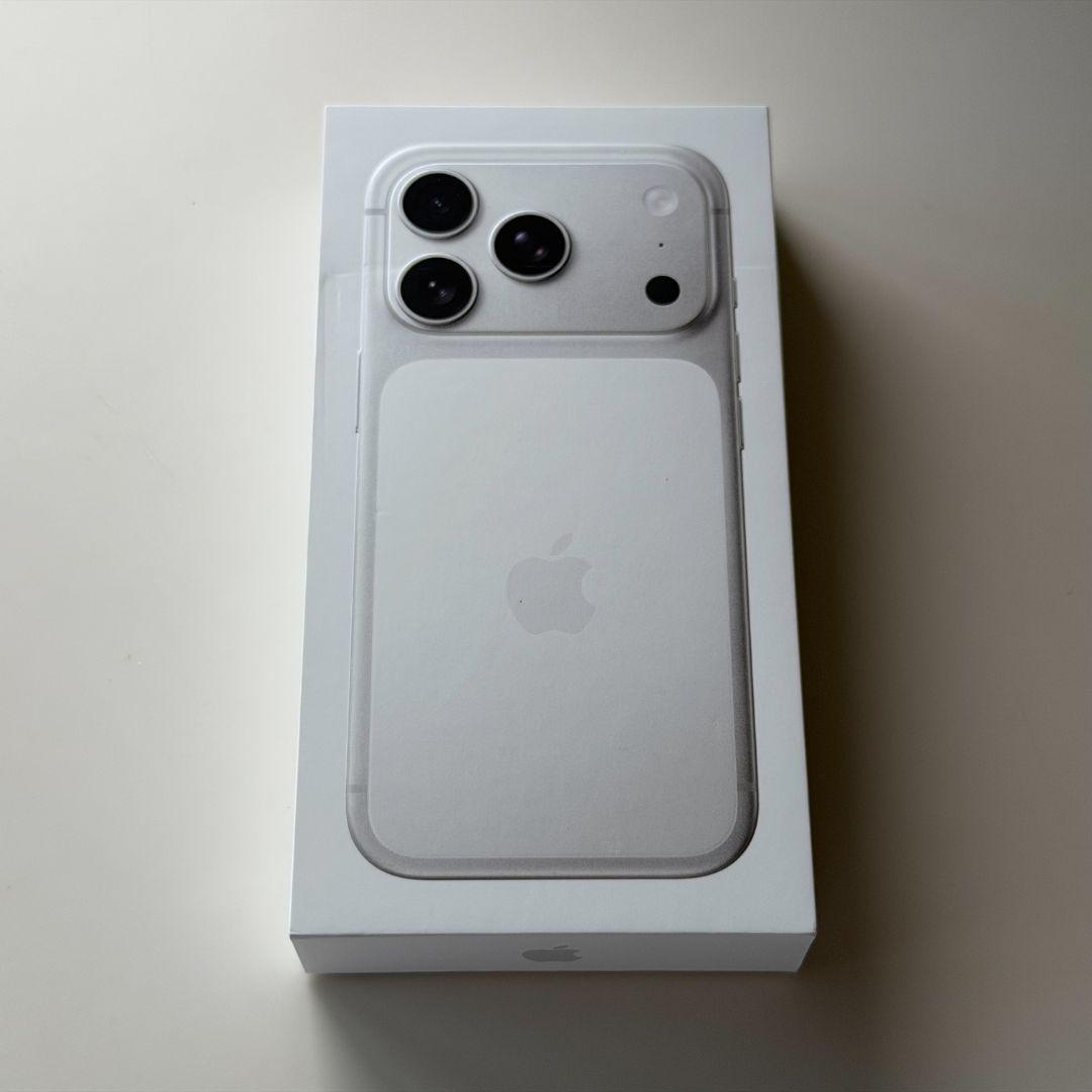 【香港版】iPhone 17 Pro Max 1TB シルバー【新品】物理SIM