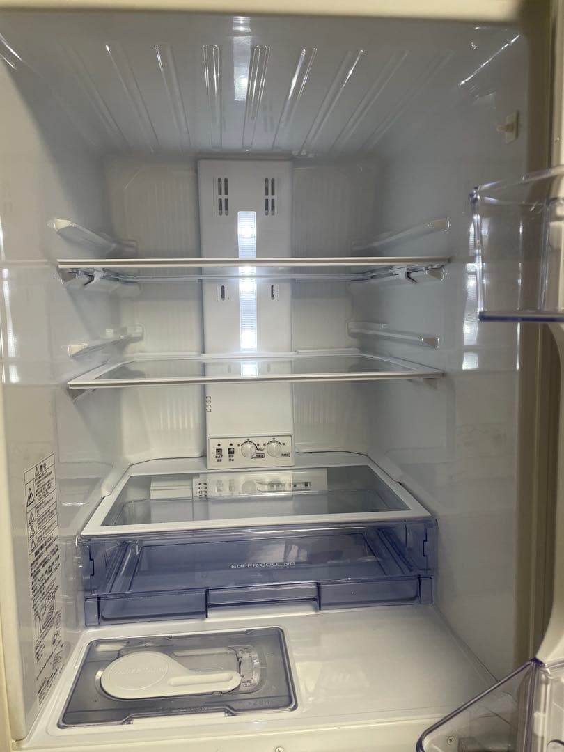 ホワイト冷蔵庫　MR-CX27D 272L