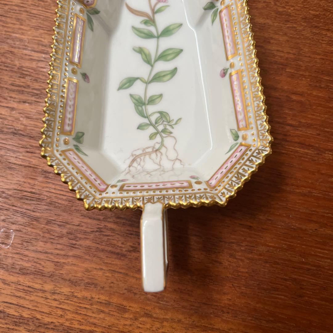 ロイヤルコペンハーゲン フローラダニカ　リーフディッシュ