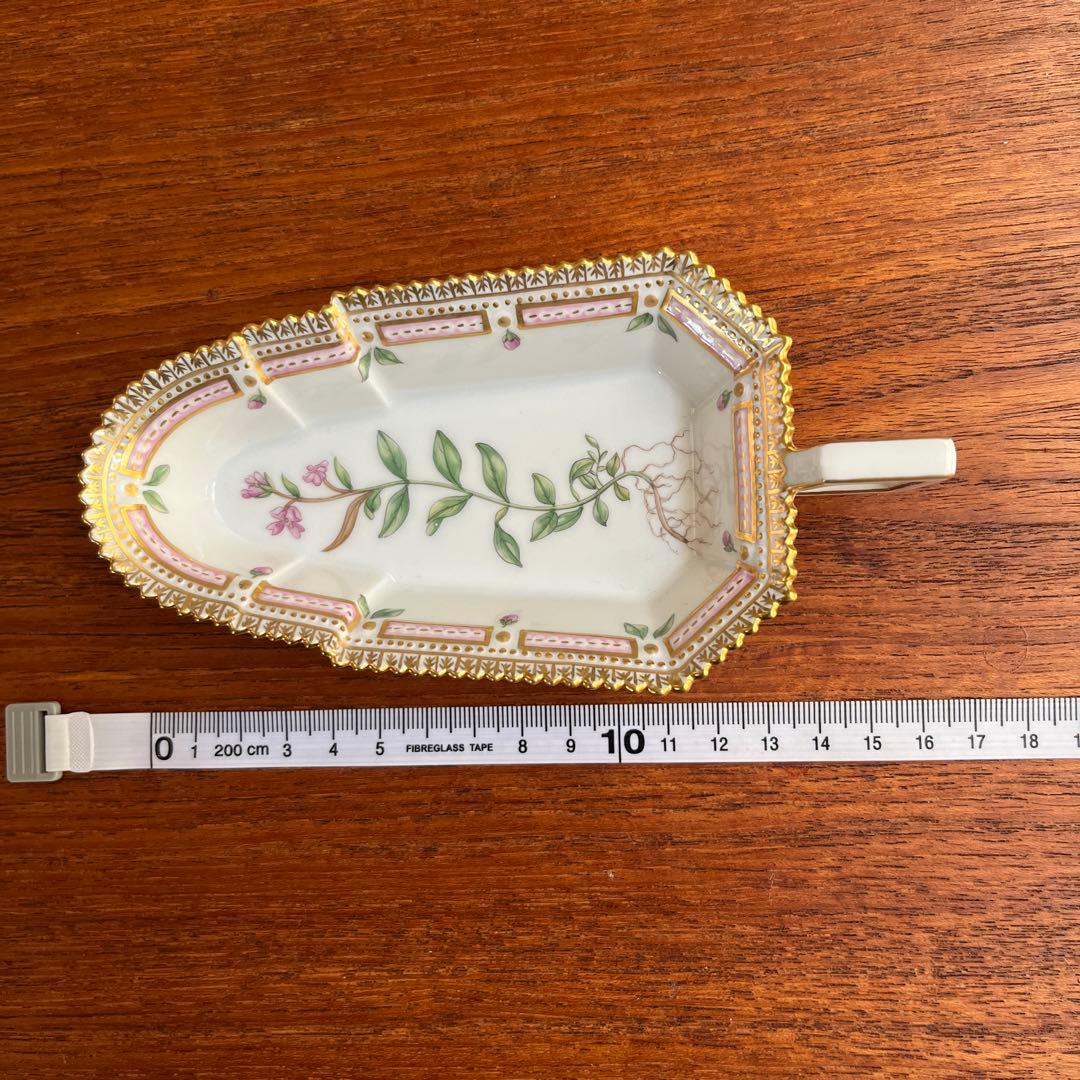 ロイヤルコペンハーゲン フローラダニカ　リーフディッシュ