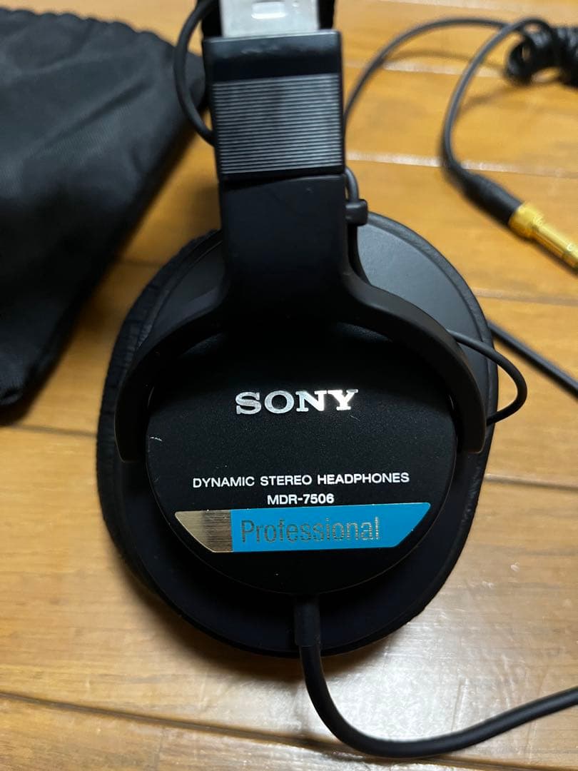 SONY MDR-7506 モニターヘッドホン（使用1〜2回のみ）