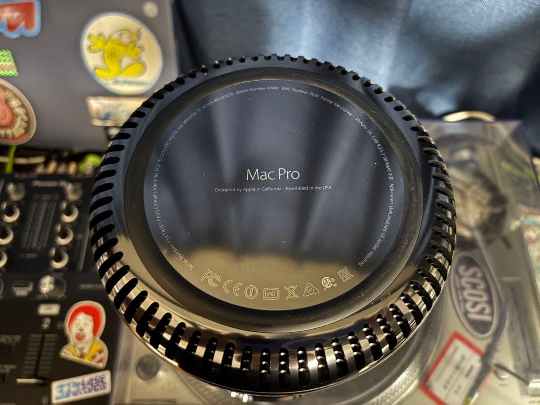 Apple Mac Pro 2013 XeonE5 12コア+64GBメモリ