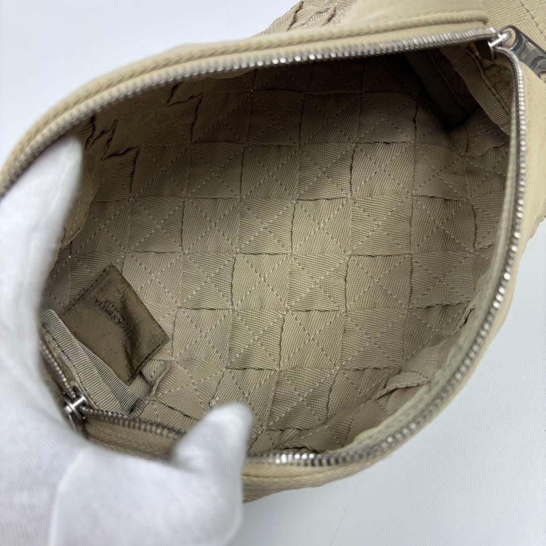 ボッテガヴェネタ ボディバッグ ウェビングワン アイボリー イントレ