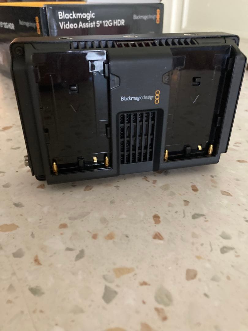 Blackmagic VideoAssist5インチ 12G HDR