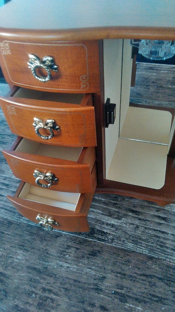 希少　アクセサリーボックス　オルゴール付