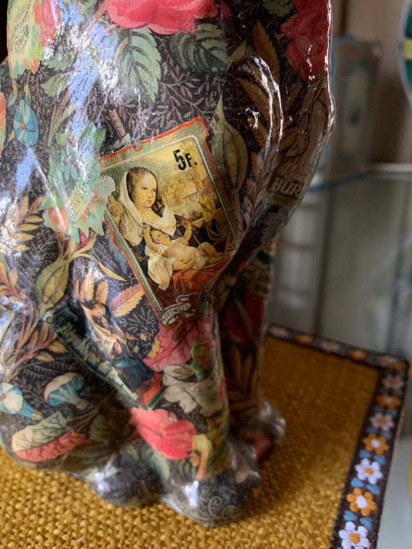 イギリス製デコパージュ猫　立ち姿の凛々しいデコパージュされた猫ちゃん！