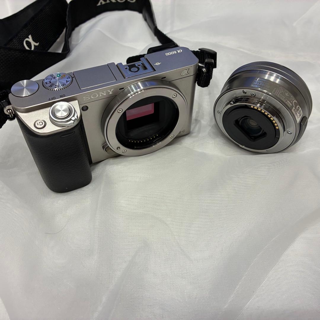 ミラーレス　一眼レフ　カメラ　SONY α6000 望遠レンズ付き
