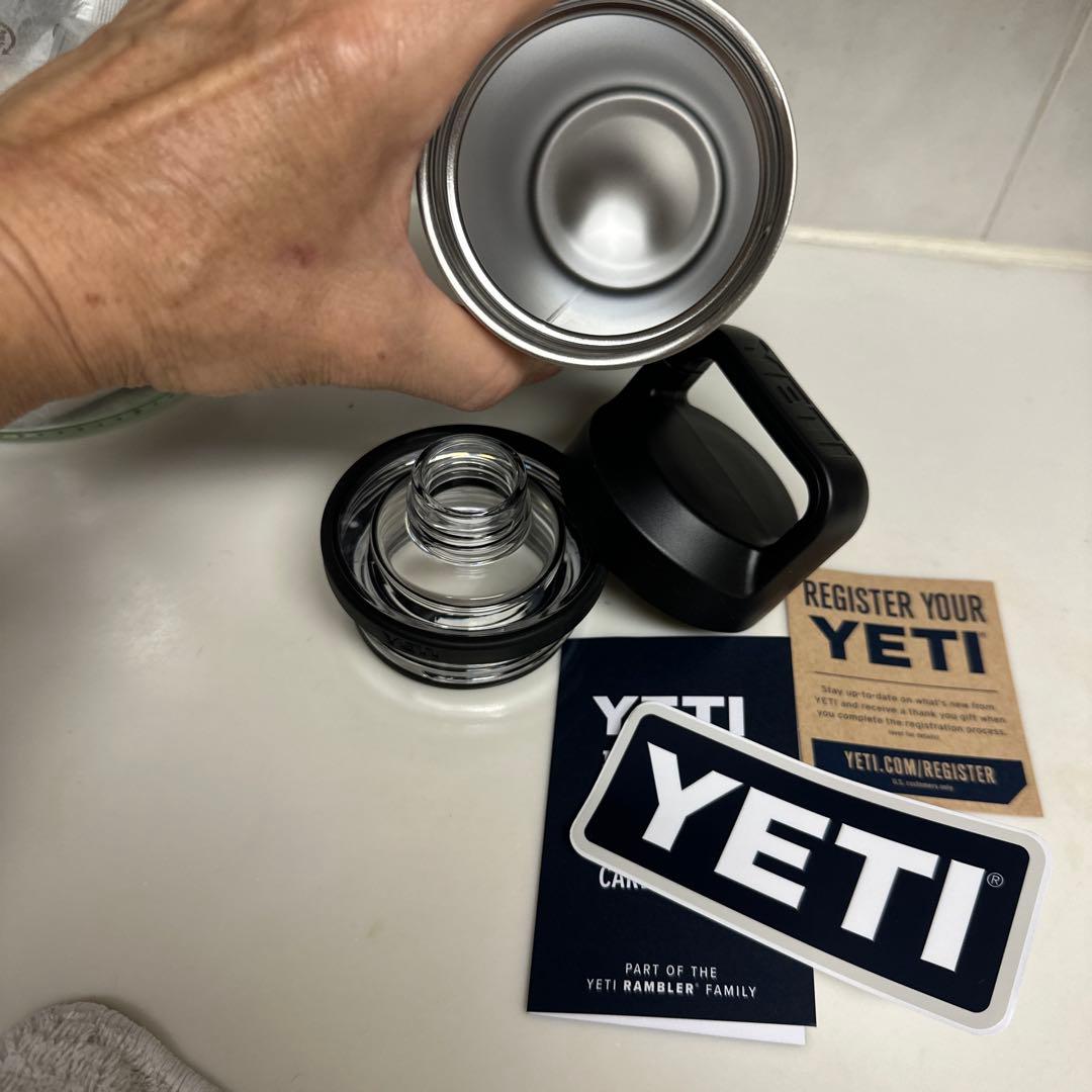 YETI Rambler 18 oz Bottle ネイビー
