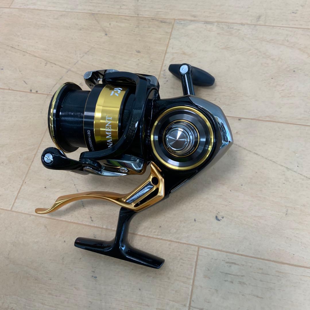 ダイワ　22トーナメントISO 2500XH-LBD