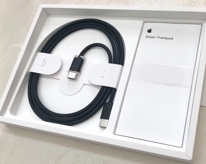 使用1回｜最新｜USB-C｜ブラック｜Magic Trackpad｜Apple