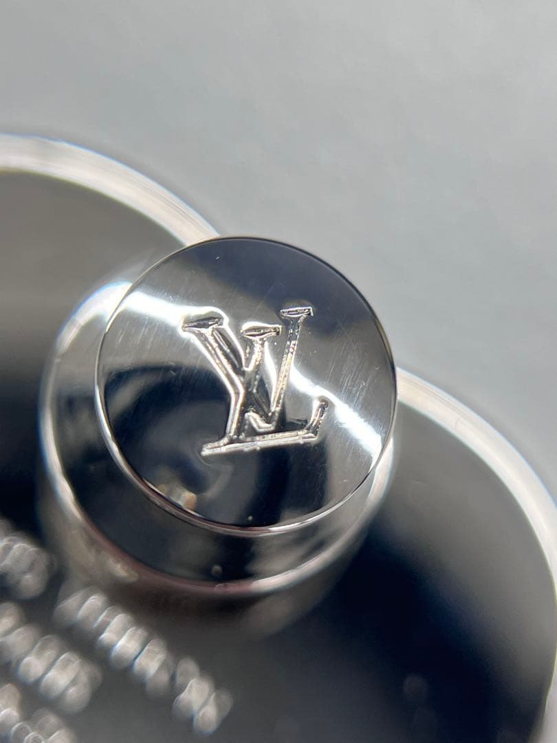 LOUIS VUITTON NIGOコラボハートブローチ