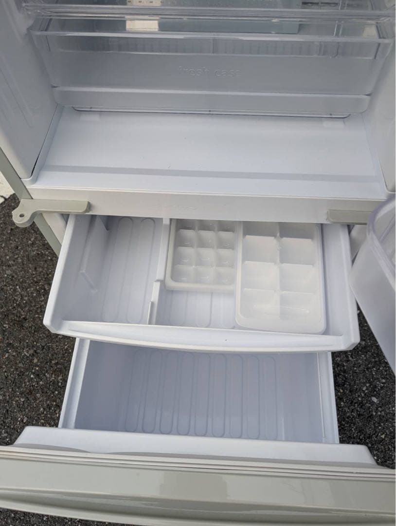 ＊東京都付近取引限定＊SHARP 137L冷蔵庫 2013年SJ-PD14X-N