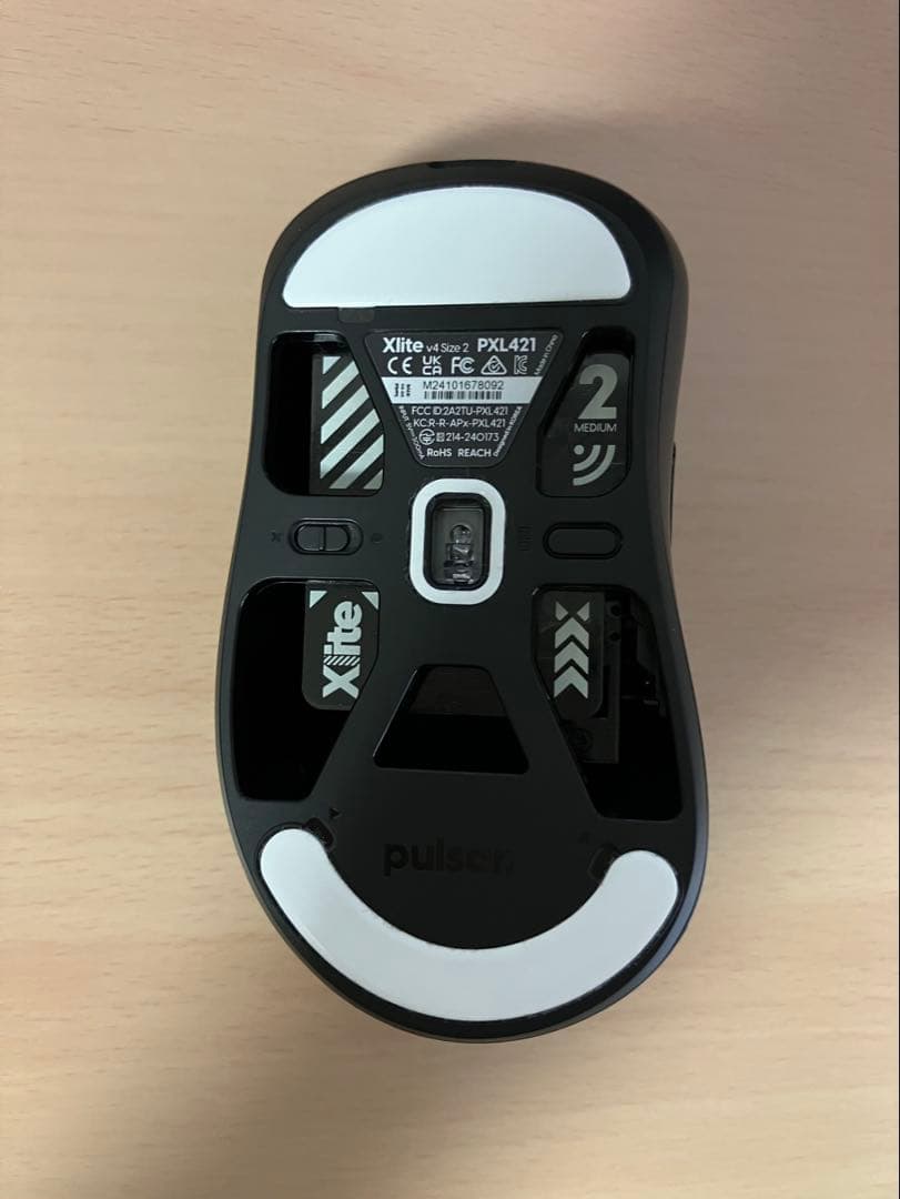 Pulsar Xlite V4 Medium ゲーミングマウス ブラック