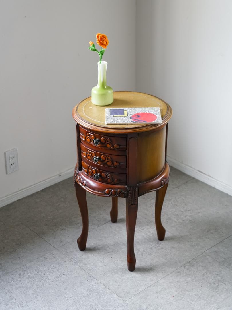 廃盤 コモ ラウンドチェスト 猫脚 アンティークキャビネット