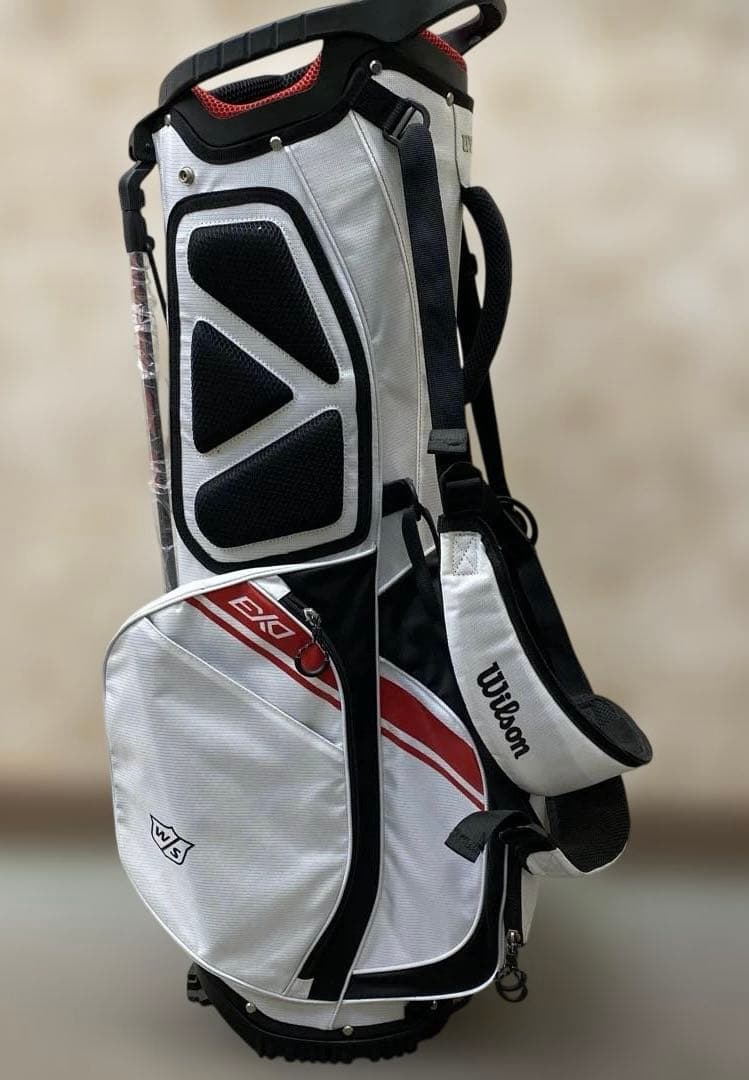Wilson（ウィルソン）のクラブ セットとカートバッグのセット。
