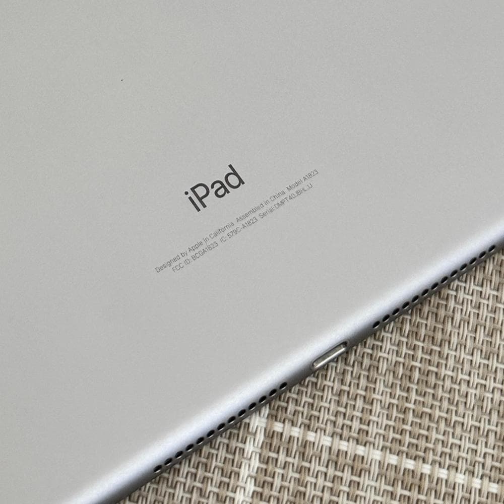 Apple iPad (A1823)32G 本体 初期設定済