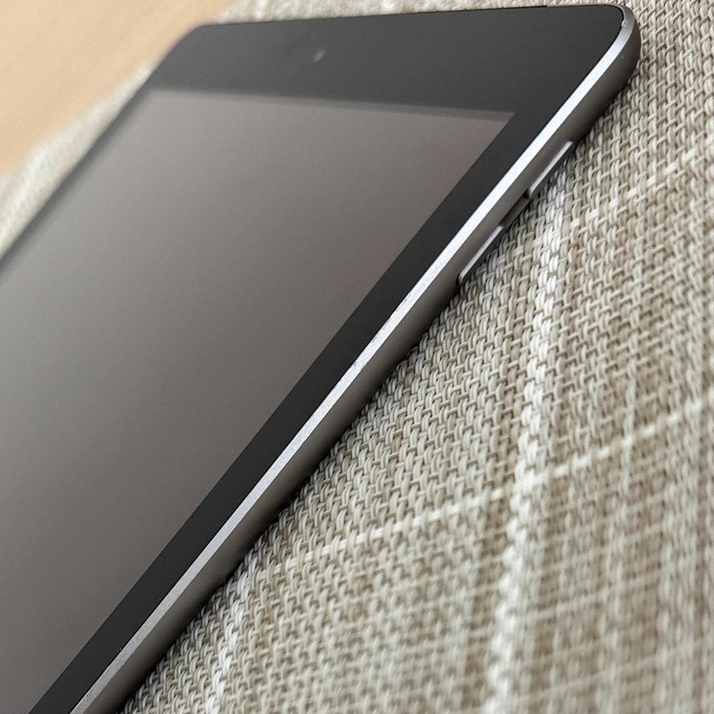 Apple iPad (A1823)32G 本体 初期設定済