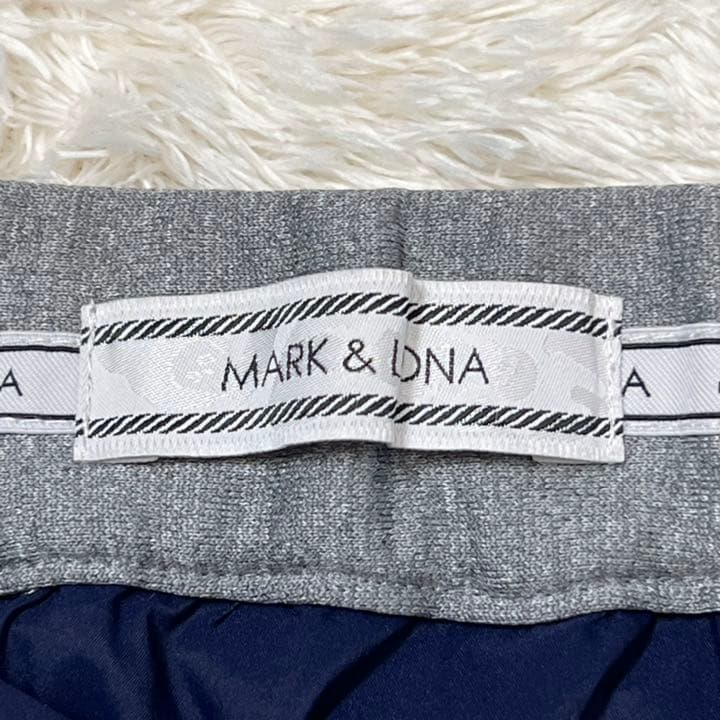 マークアンドロナ レディース ゴルフウェア 中綿 スカート スター柄 グレー S